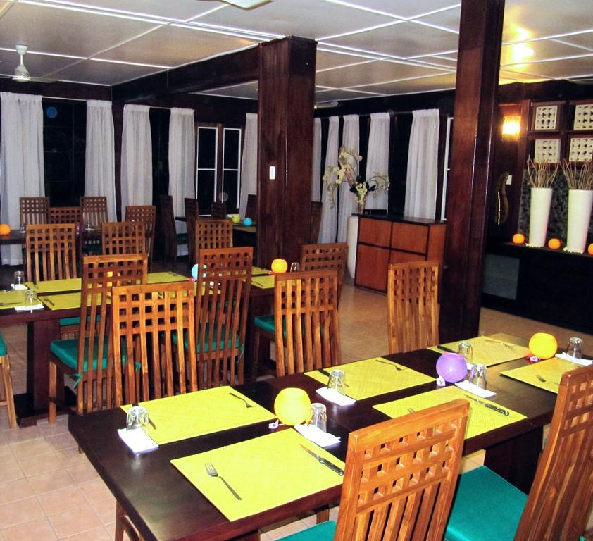 פורט מורסבי Raintree Lodge מראה חיצוני תמונה